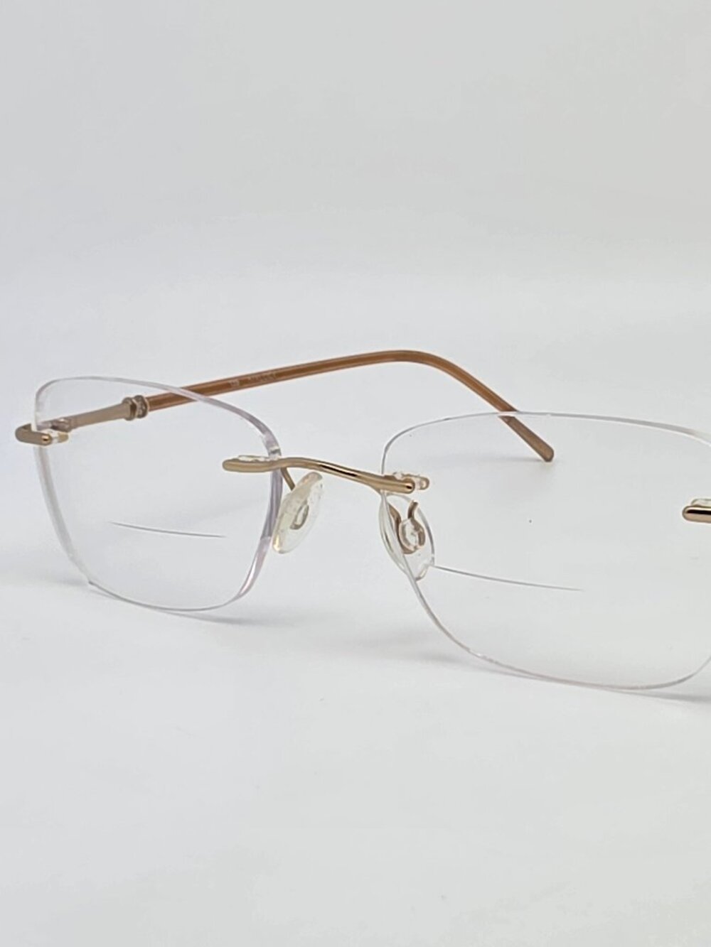 Airlock Divine 200 710 Satin Gold Rhinestone Titanium Rimless Cat Eye Eyeglasses